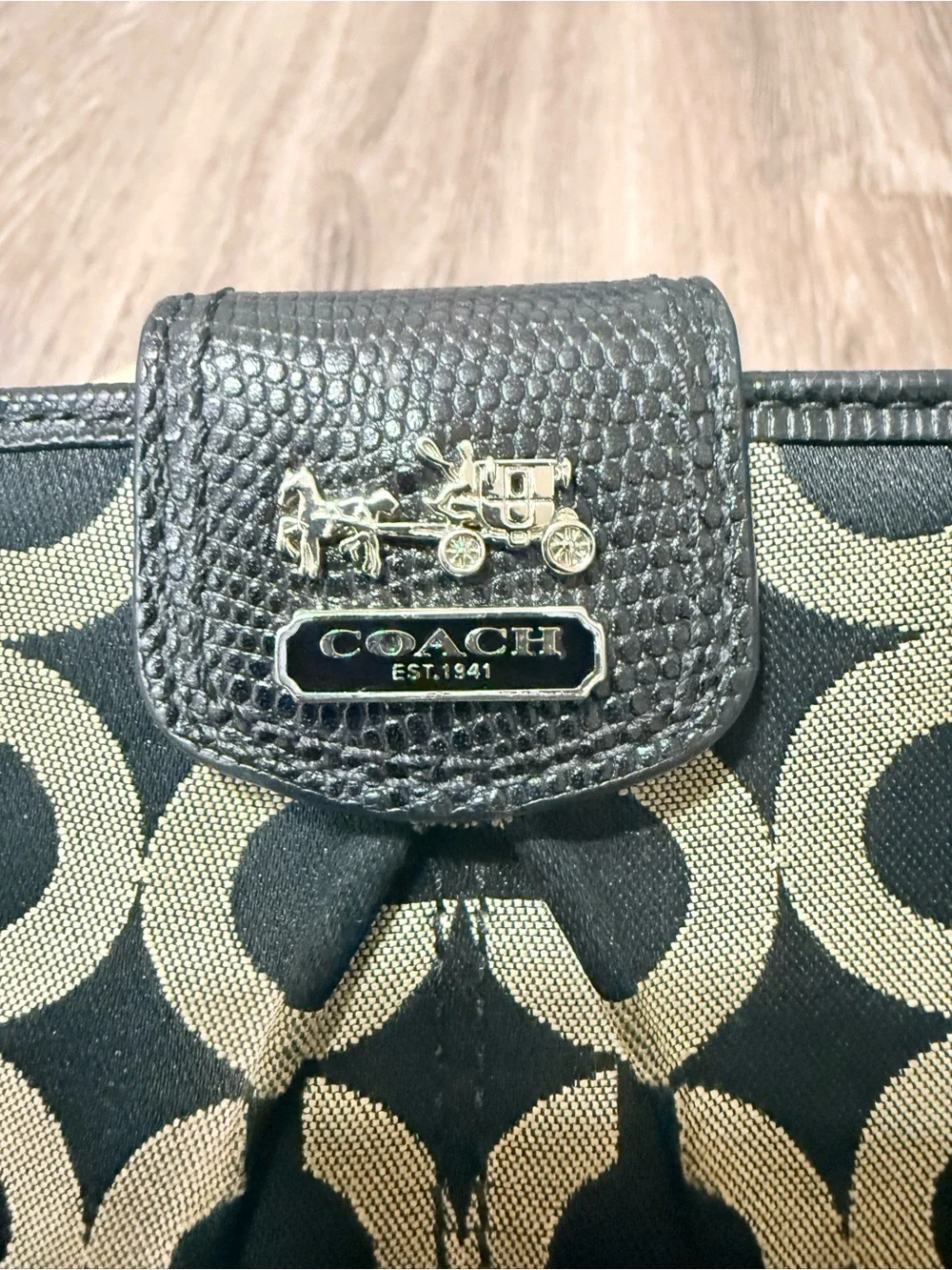 Vintage Coach Women's Black/Gray Signature Logo Snap Wallet Back Zip Pocket